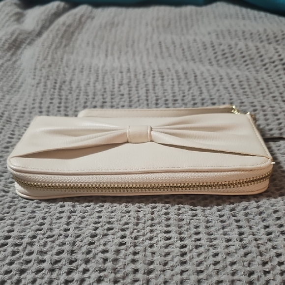Target White Bow Wristlet Wallet | Faux Leather Zip Clutch - Picture 8 of 8